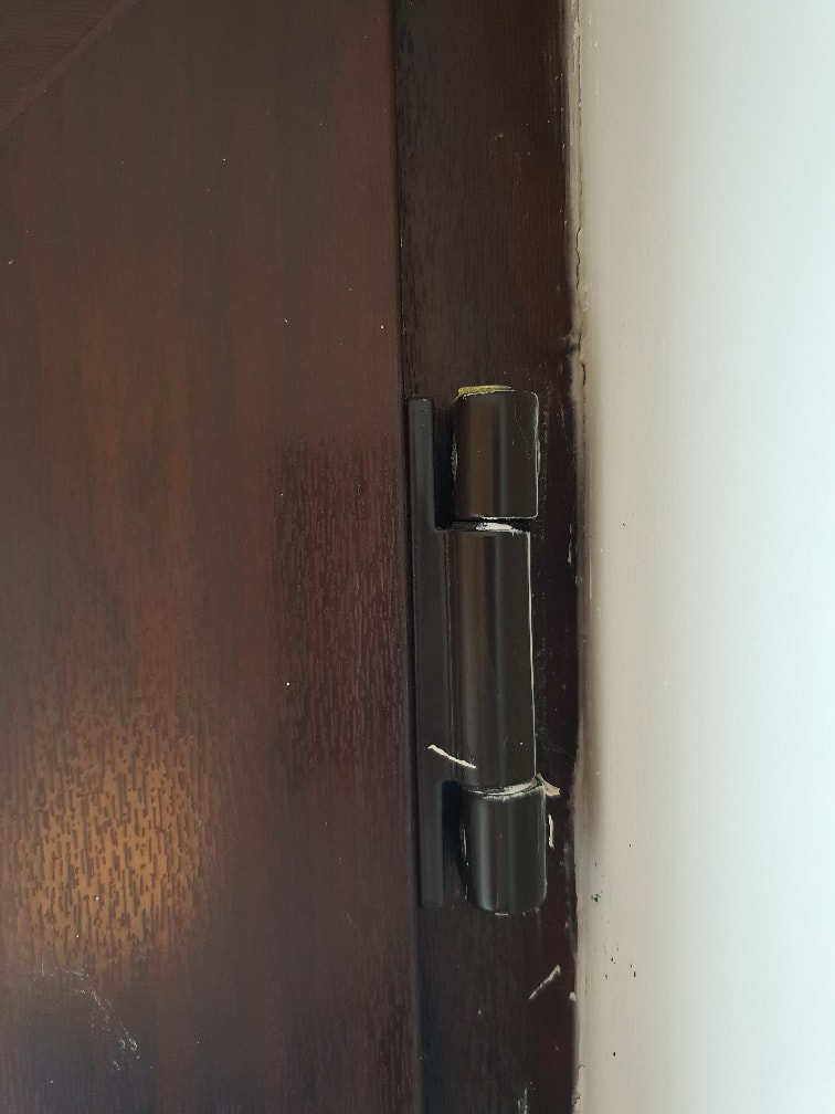 Door hinge